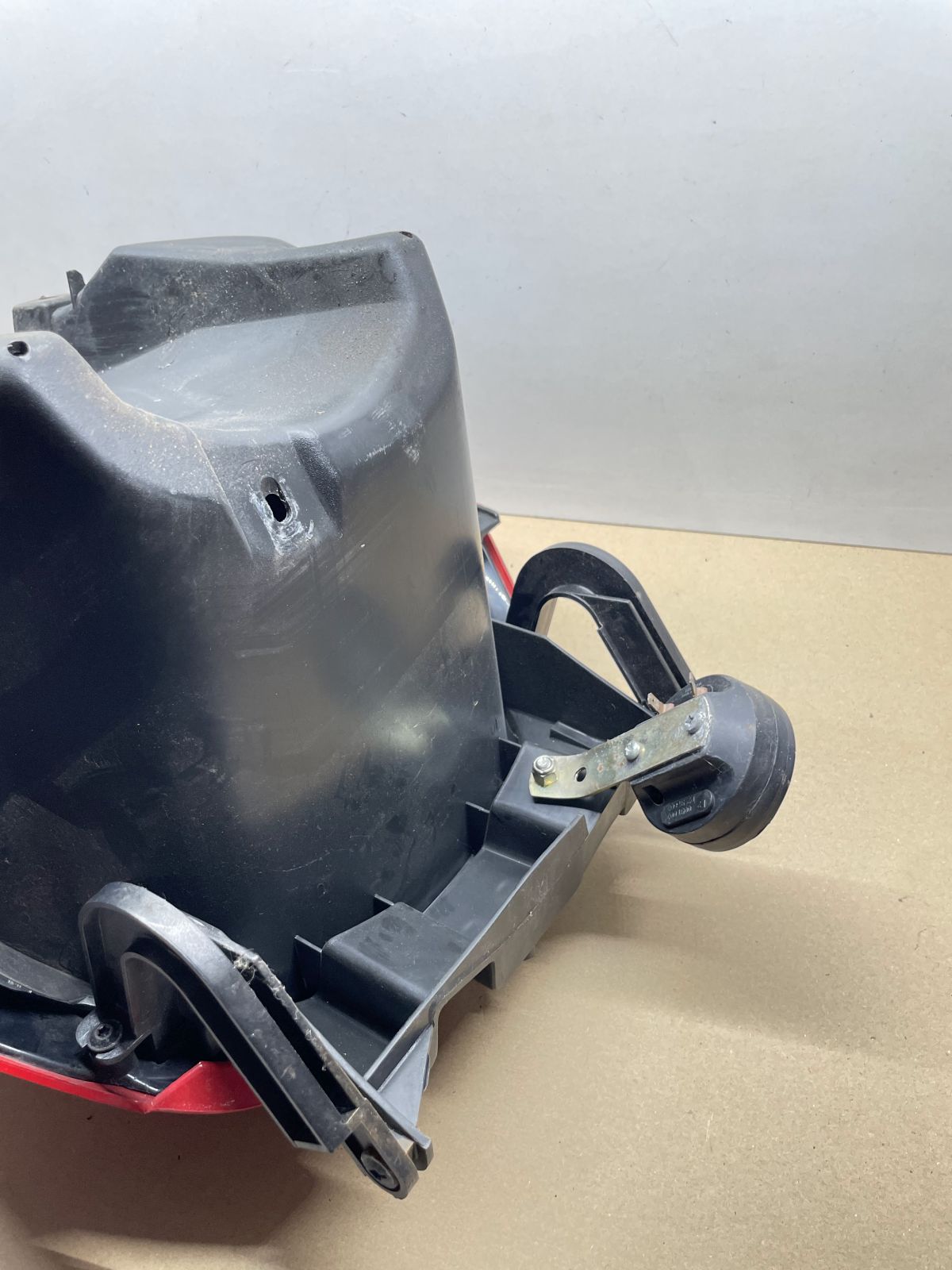 Hercules Splinter / Peugeot Speedake - Front Staufach Verkleidung fairing (81)