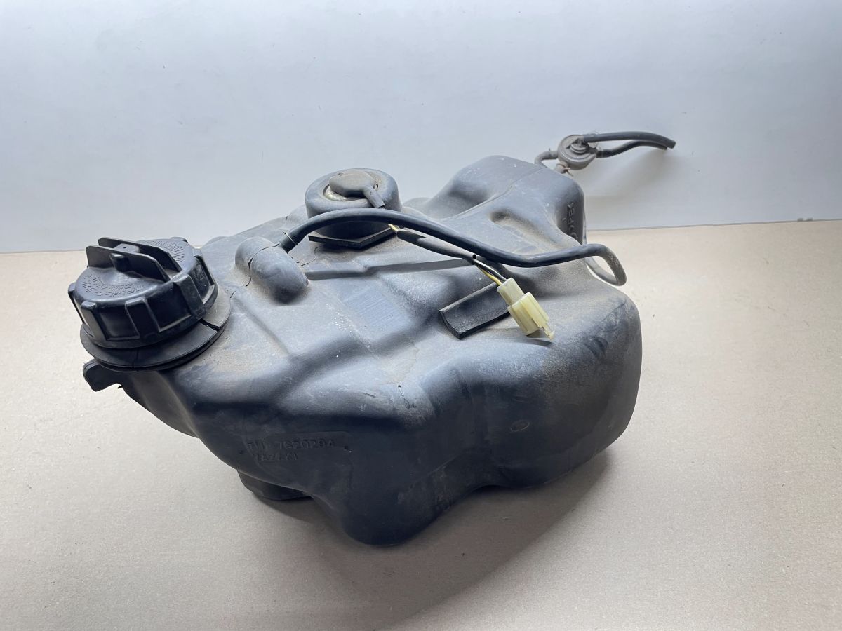Suzuki AN 125 - Benzintank Kraftstofftank petrol tank Tankgeber (77)