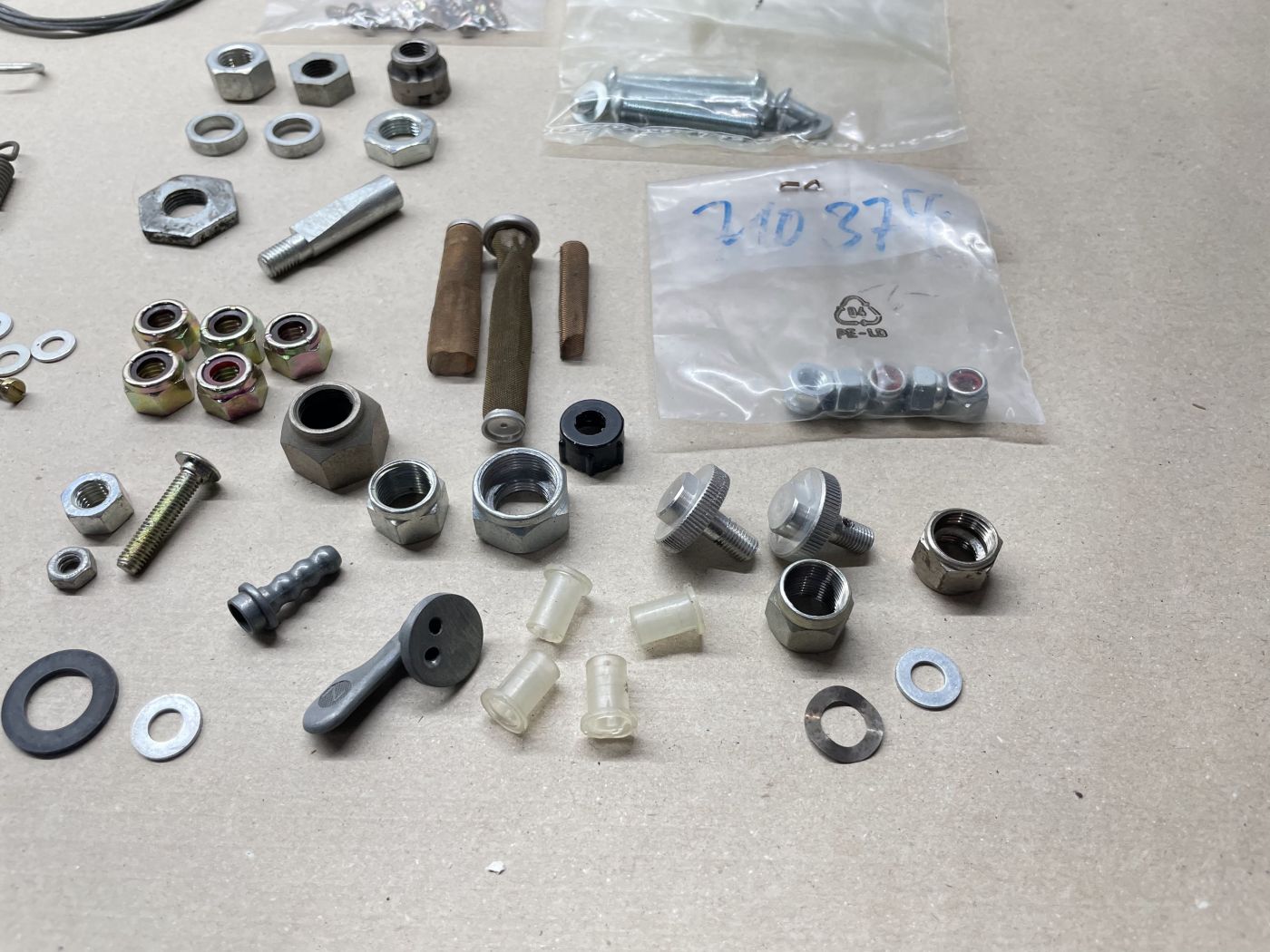 Mofa Moped Teile - Bremszug Schraube Mutter Feder Bremsbacke Dichtung Vergaser (39-81)