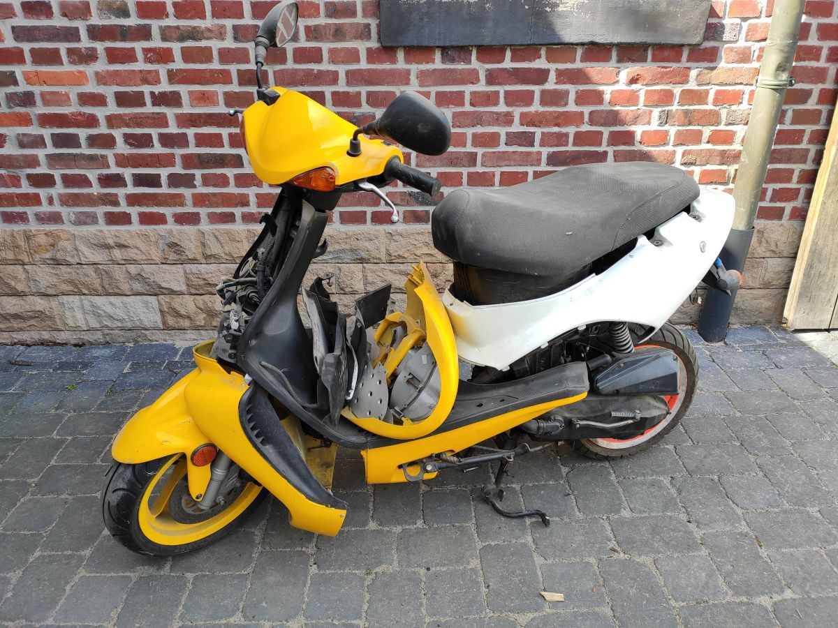 Pegasus Corona 50 - original Gummi  Batterie Erhöhung Trittbrett Fußablage (26)