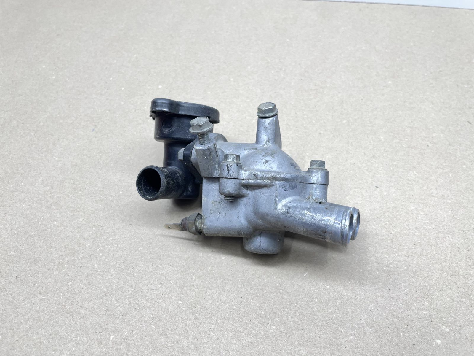 Kawasaki GPZ 500 S EX500A - ORIGINAL Thermostatgehäuse + Kühlerthermostat (118-25)