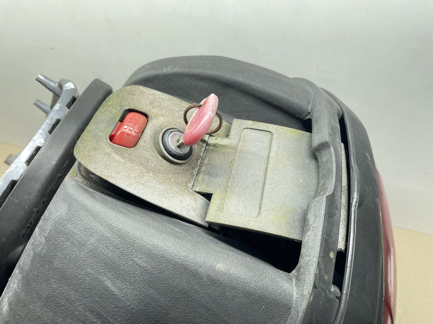 Jonway YY125T Rallox Ranger - ori. Gepäckträger + Topcase Koffer Halterung (116)