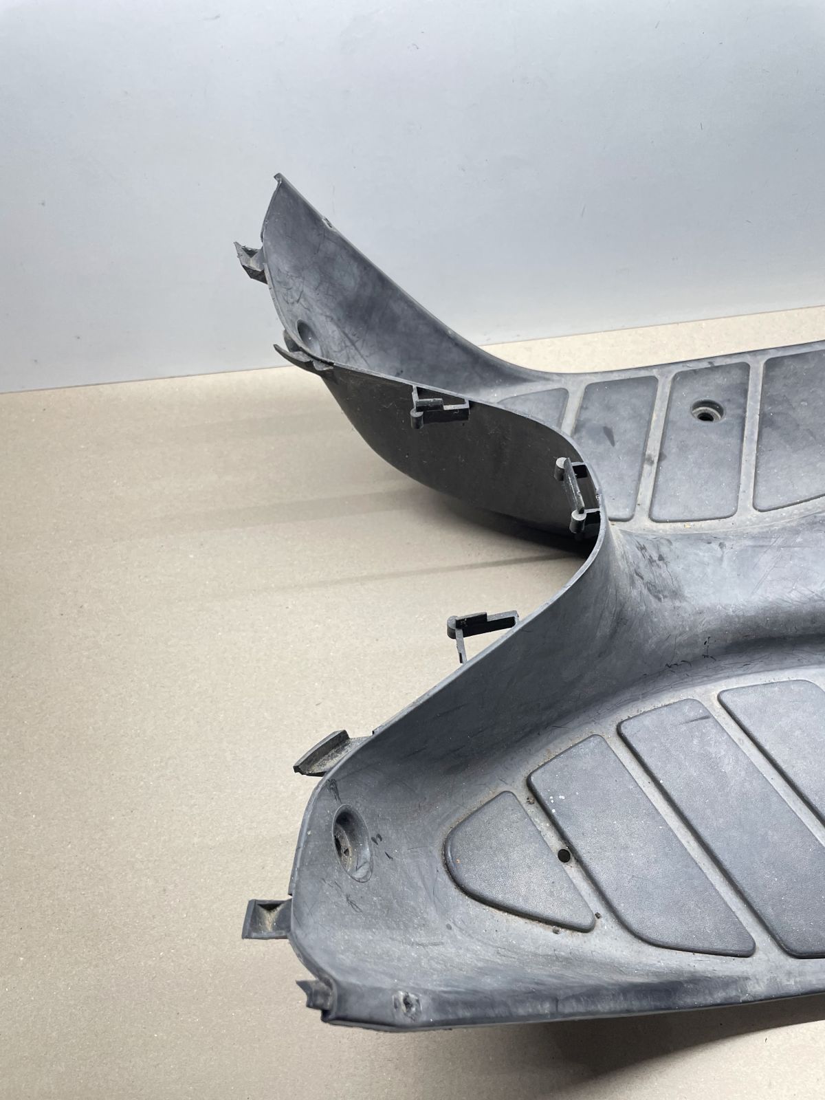 Hercules Splinter / Peugeot Speedake - Trittbrett Fußablage Verkleidung (62-2)