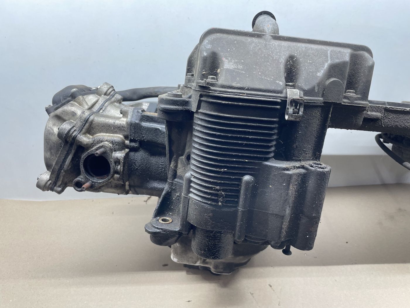 Piaggio Beverly 125 - Motorblock Kurbelwelle Getriebe Zylinder Anlasser engine (110)