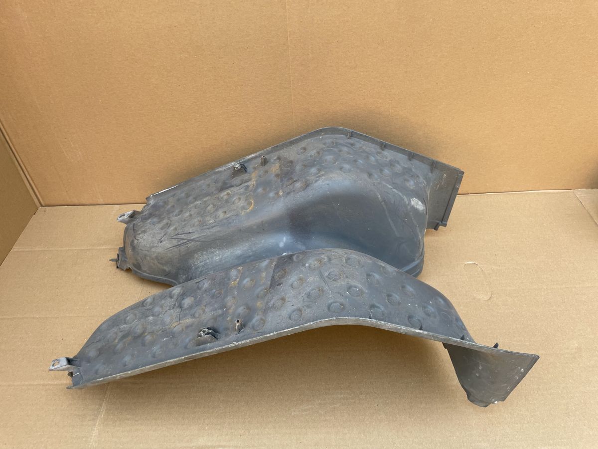 Derbi Vamos - Trittbrett Fußablage Verkleidung Abdeckung fairing (102-V-RO)