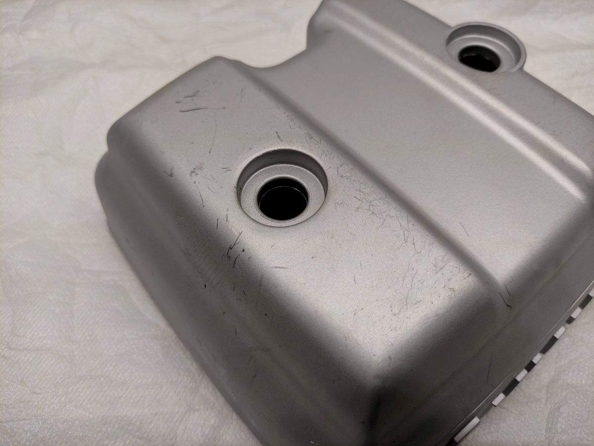 Hyosung GA125F Cruise II - original Ventildeckel NEU Motordeckel !  (38-2)