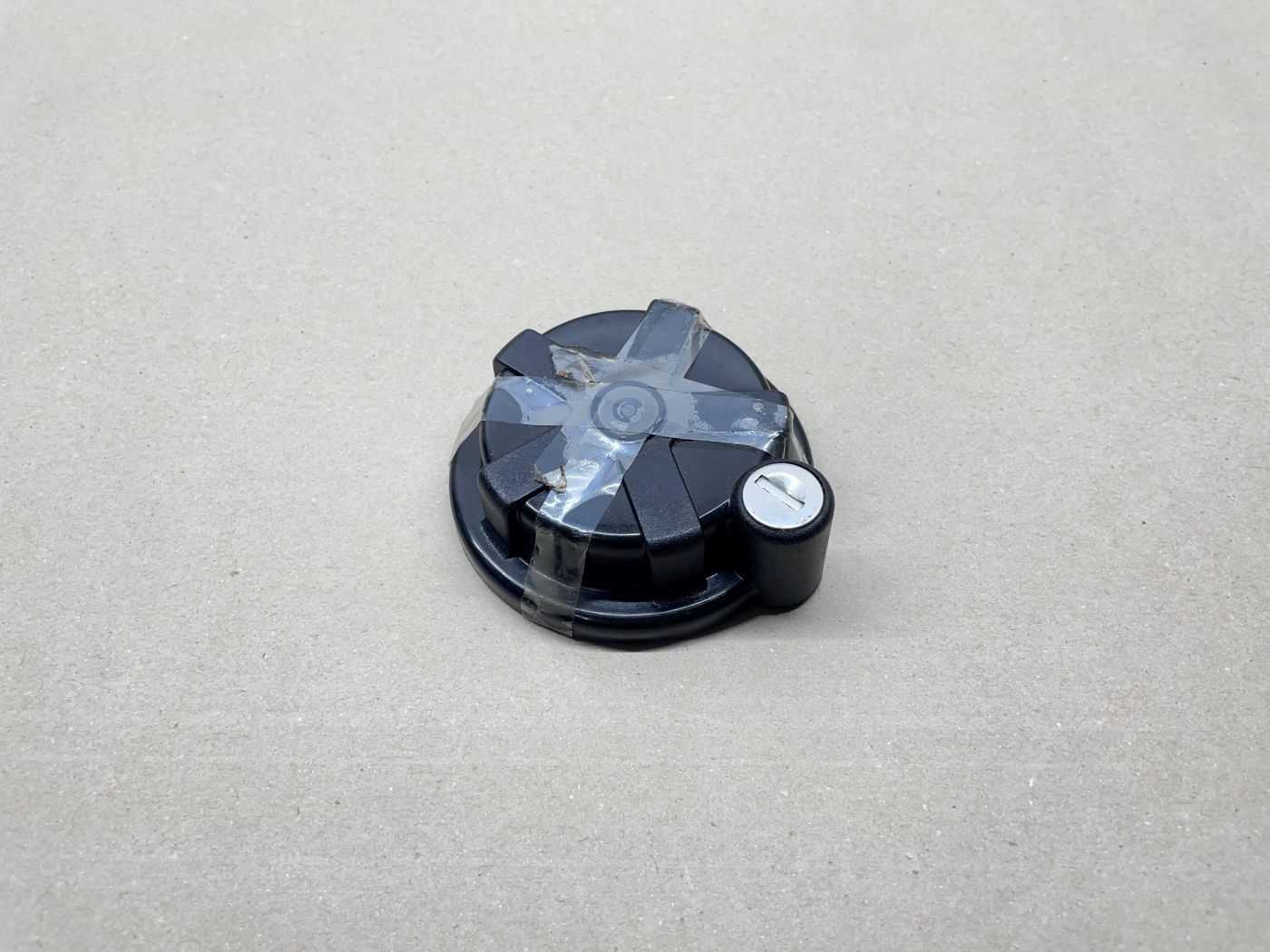 Tankdeckel o. Schlüssel NOS  - Yamaha DT 50 X 80 125  (39-72R)