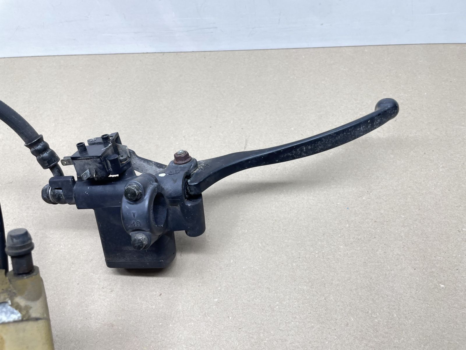 Honda X8R - Bremse hinten Bremszange Bremsleitung rear brake (119)