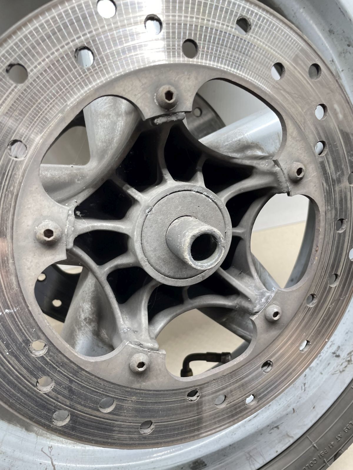 Piaggio X9 250 - Vorderrad Reifen Felge vorne front wheel (75)