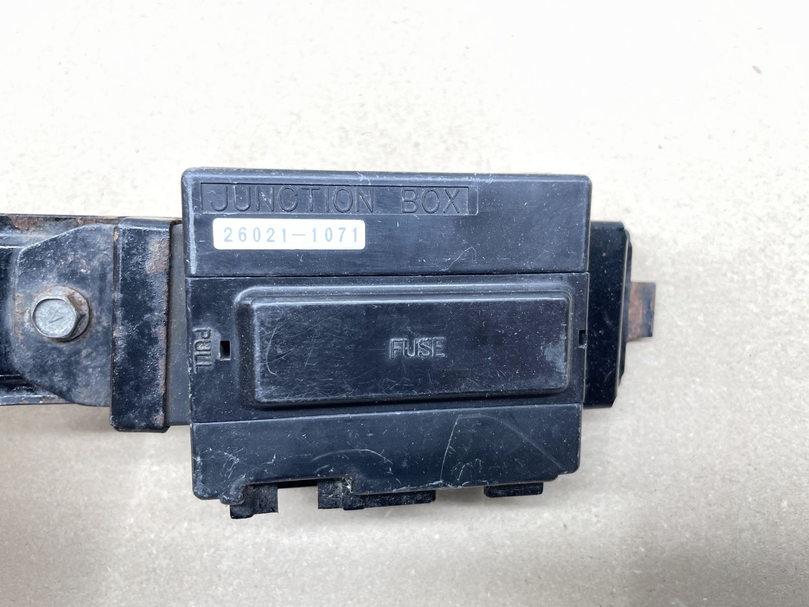 Kawasaki ZZR 600 ZX600D  - Sicherungskasten 26021-1071 Junction Box  (118-25)