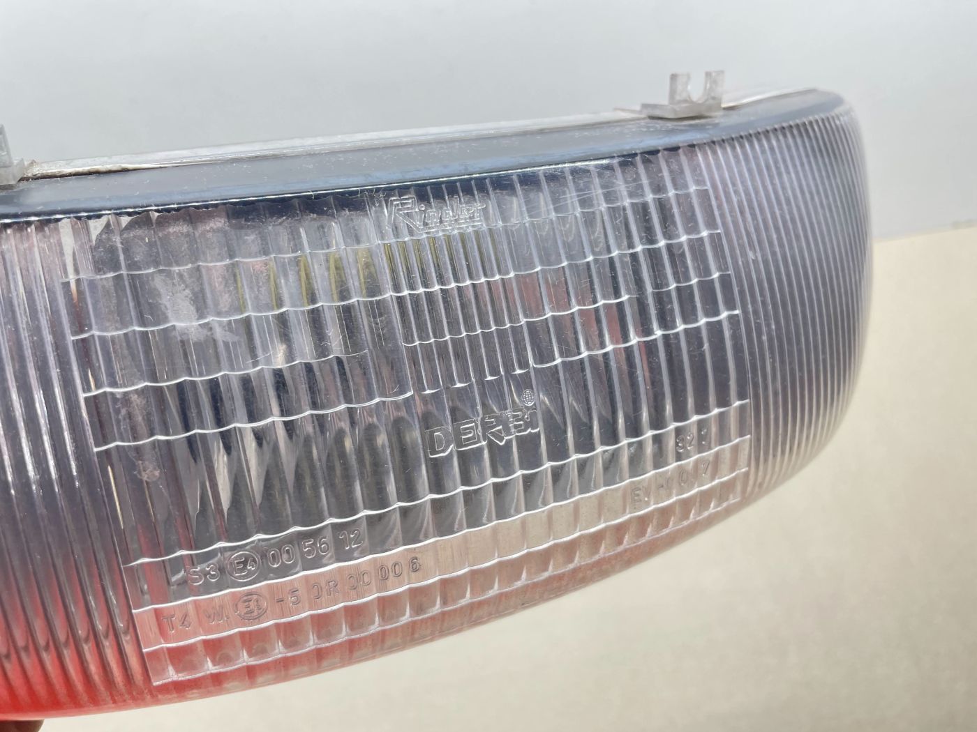 Derbi Vamos 50 - original Scheinwerfer Blinker Licht vorne (102-16)