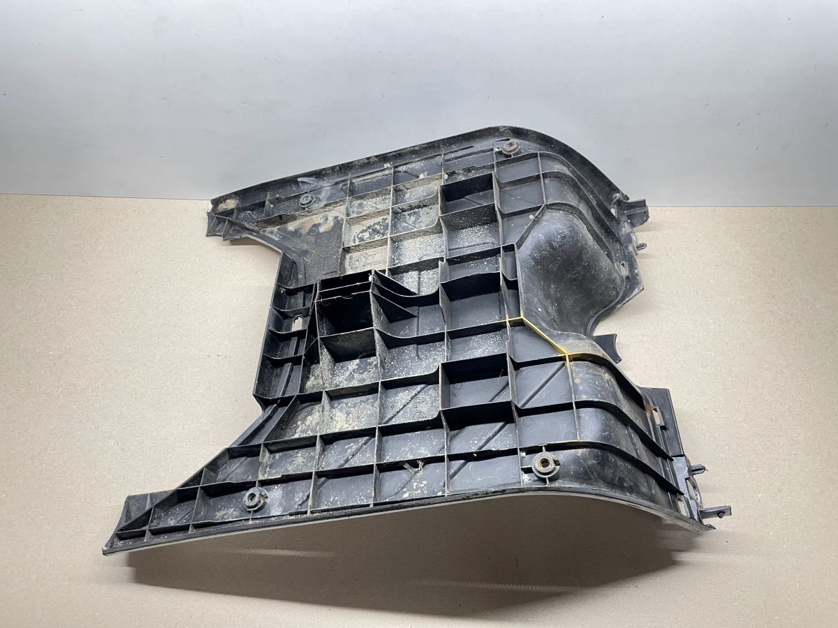 Piaggio NRG 50 - Trittbrett Fußablage Verkleidung Abdeckung (65-1)