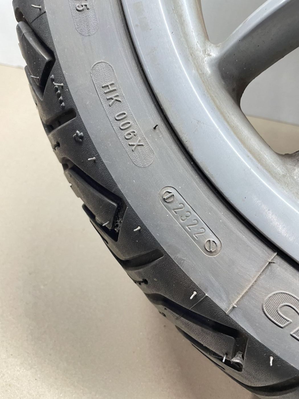 Piaggio Beverly 125 - Hinterrad Reifen Felge hinten rear wheel (110)