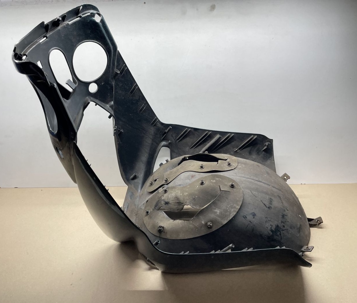 Aprilia Leonardo 125 - Front Verkleidung vorne Abdeckung fairing (109-1)