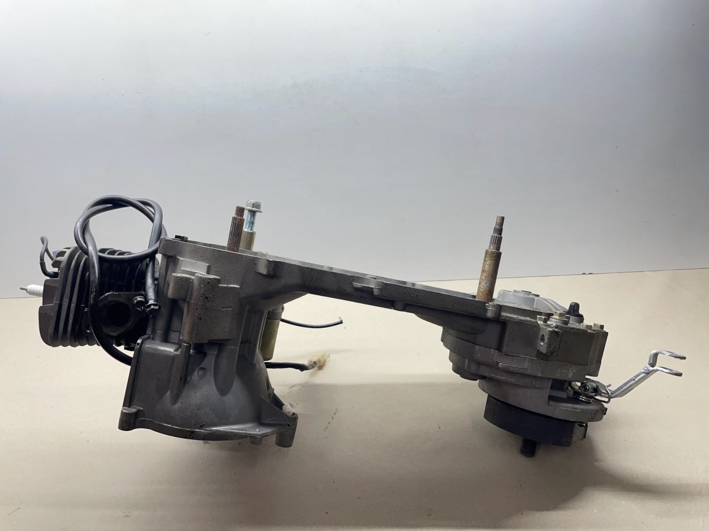 Lifan S-Ray 50 - Motorblock Zylinder Getriebe Kurbelwelle (102-12)