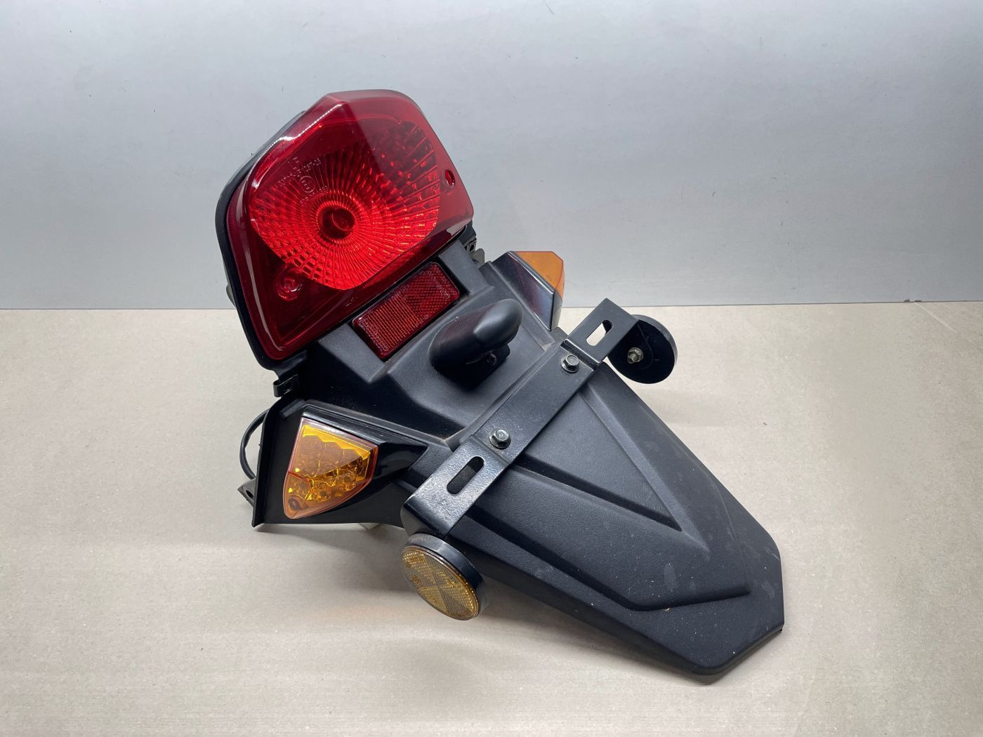 Lifan S-Ray 50 Rücklicht Blinker Spritzschutz Verkleidung Reflektor NEU  (102-12)