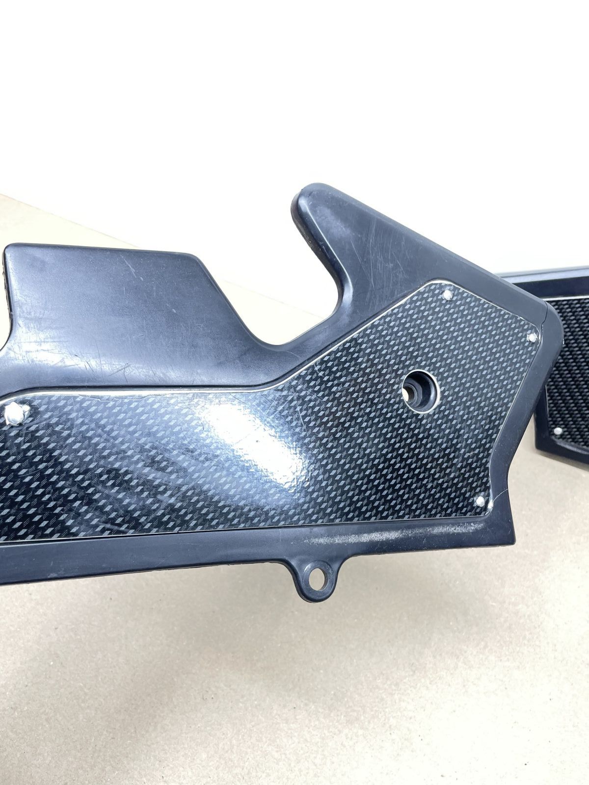 Honda CBR 1000 F SC24 - Verkleidung links + rechts Fußraste fairing footrest (118-24)