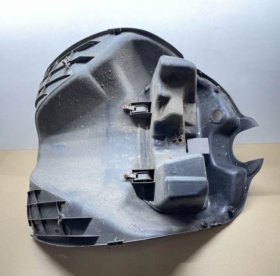 Suzuki AN 125 - Beinschild Innenraum Abdeckung Verkleidung fairing (77)
