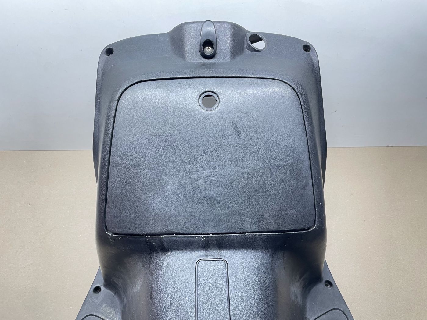 Kymco KB 50  - Beinschild Verkleidung Innenraum Abdeckung fairing (117)