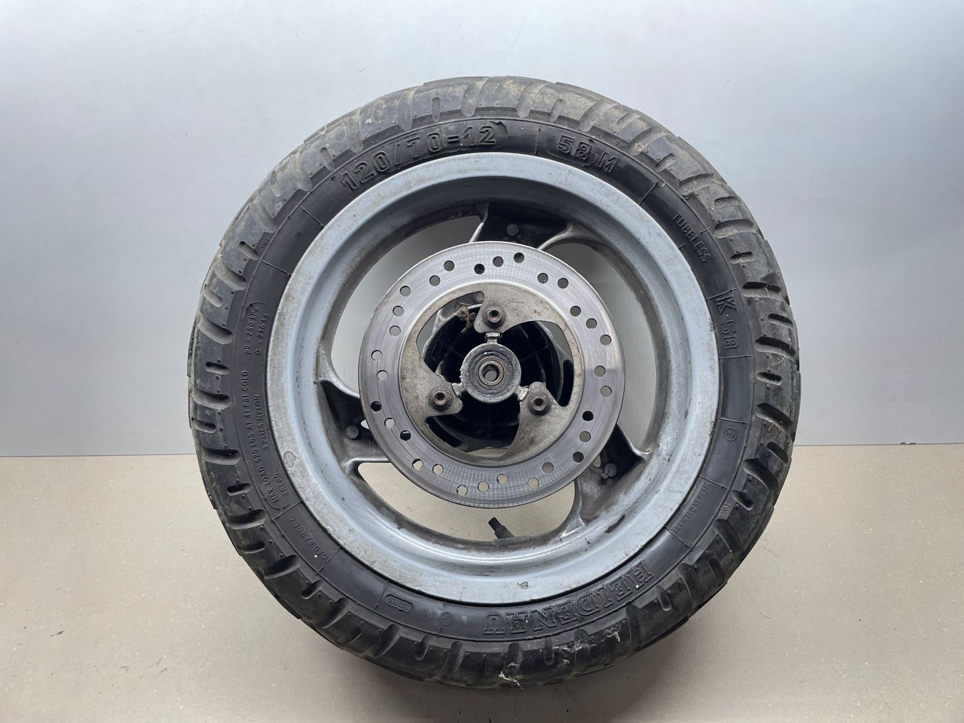 Aprilia Gulliver 50 - Vorderrad Reifen Felge vorne front wheel (102-10)