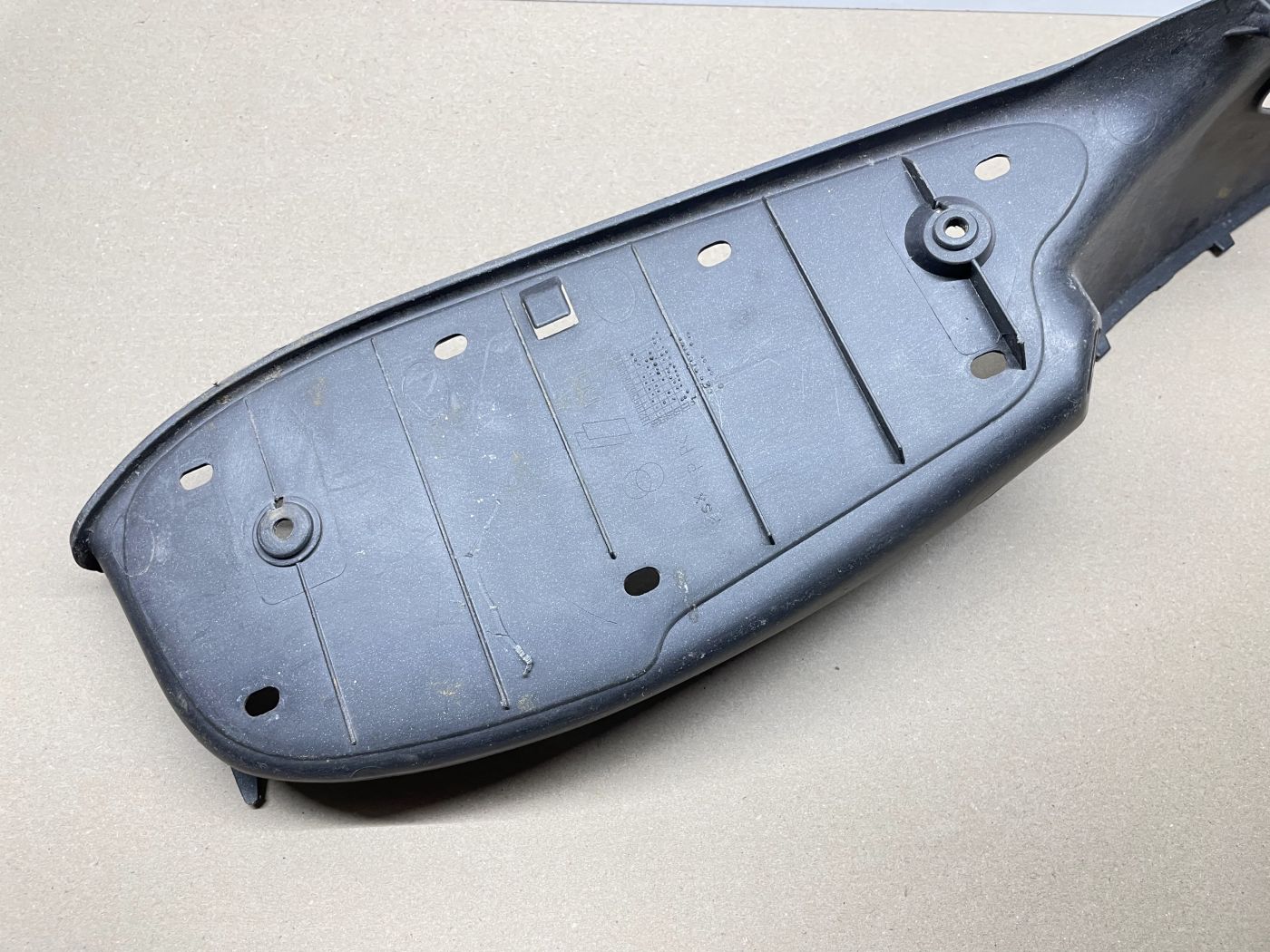Gilera Runner 50 125 180 - original Trittbrett links Fußablage Verkleidung (109-13)