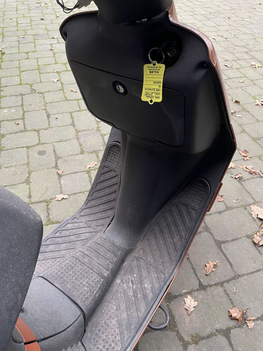 Atala Byte RT10 - Beinschild Verkleidung Innenraum Logo Deckel  (102-17)