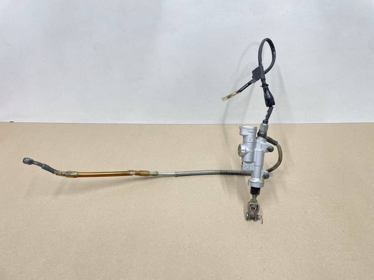 Honda CR80R CR125R CR250R CRF230 XR250R ? Bremszylinder hinten Bremsleitung (118-11)