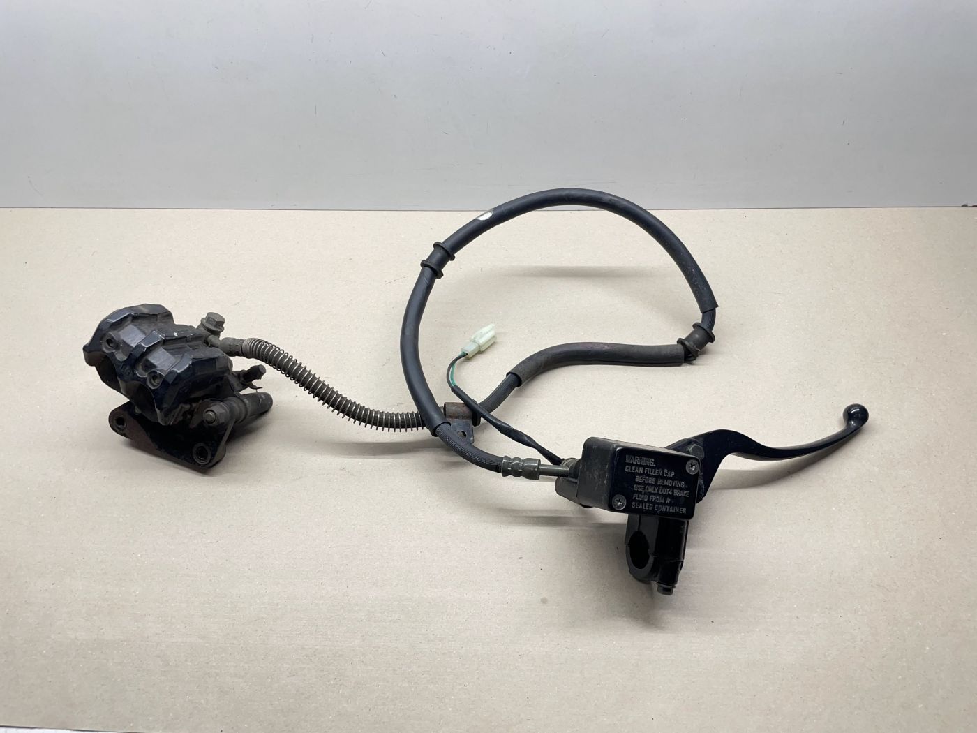 Ering / Baotian BT49QT-7 Bremse vorne Bremshebel Bremspumpe Bremszange  (102-14)