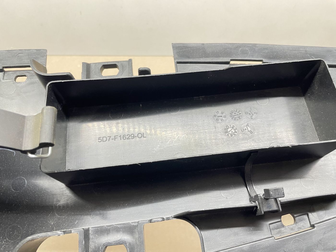 Yamaha YZF-R 125  -  Heckverkleidung Abdeckung Verkleidung Batterie  (118-V)