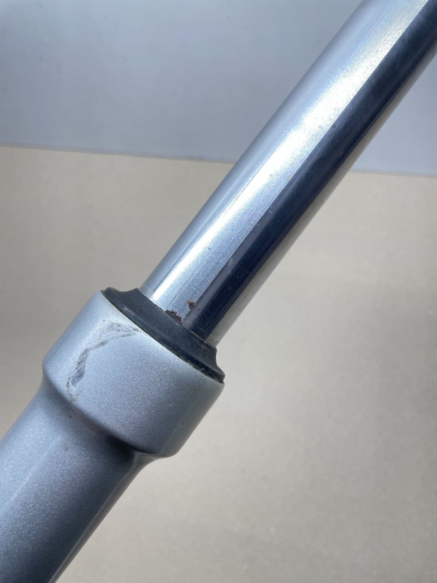 Longjia LJ125T-A Raptor - Gabelholm links Stoßdämpfer fork spar (109-2)