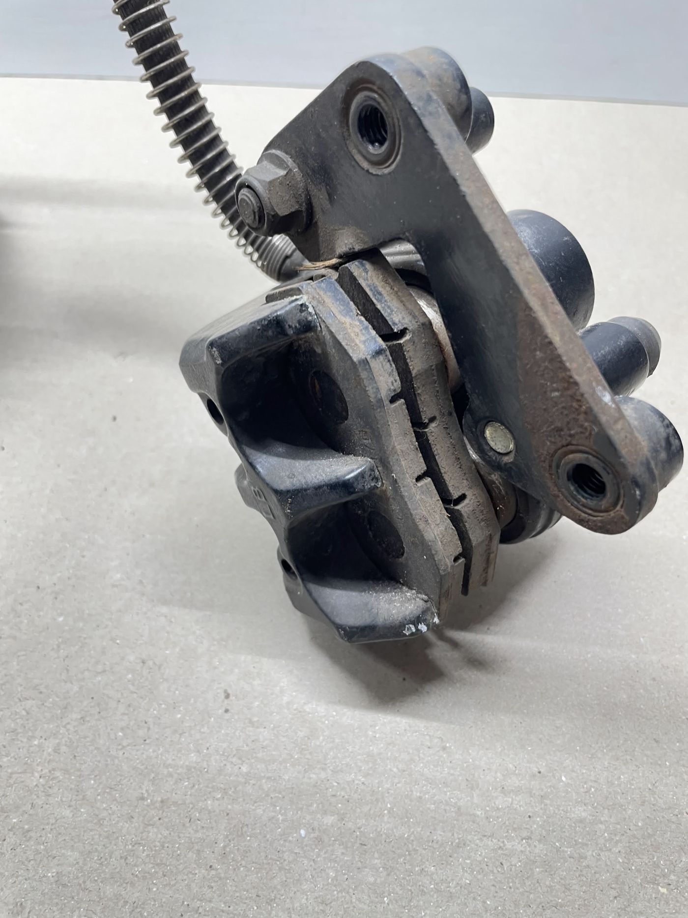 Ering / Baotian BT49QT-7 Bremse vorne Bremshebel Bremspumpe Bremszange  (102-14)