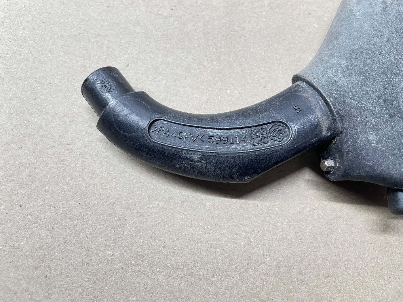 Piaggio Beverly 125 - Halterung Windschild 599114 Halter Windschutzscheibe (110)
