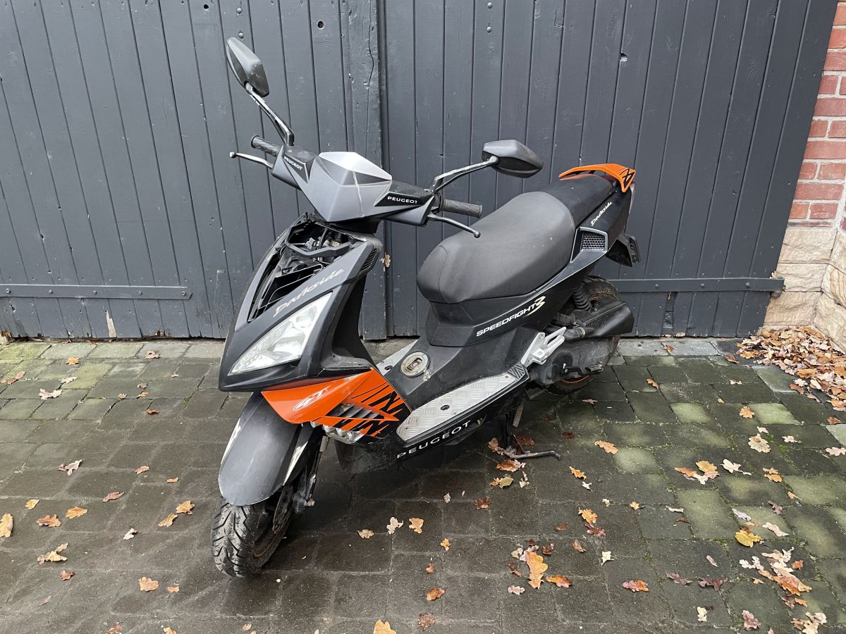 Peugeot Speedfight 3 4T 50 - Trittbrett Fußablage Innenraum Verkleidung  (87)