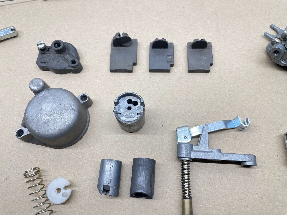 Vespa PK PX ? Vergaserteile Düse Gasschieber Schwimmerkammer Deckel Schelle (W9)