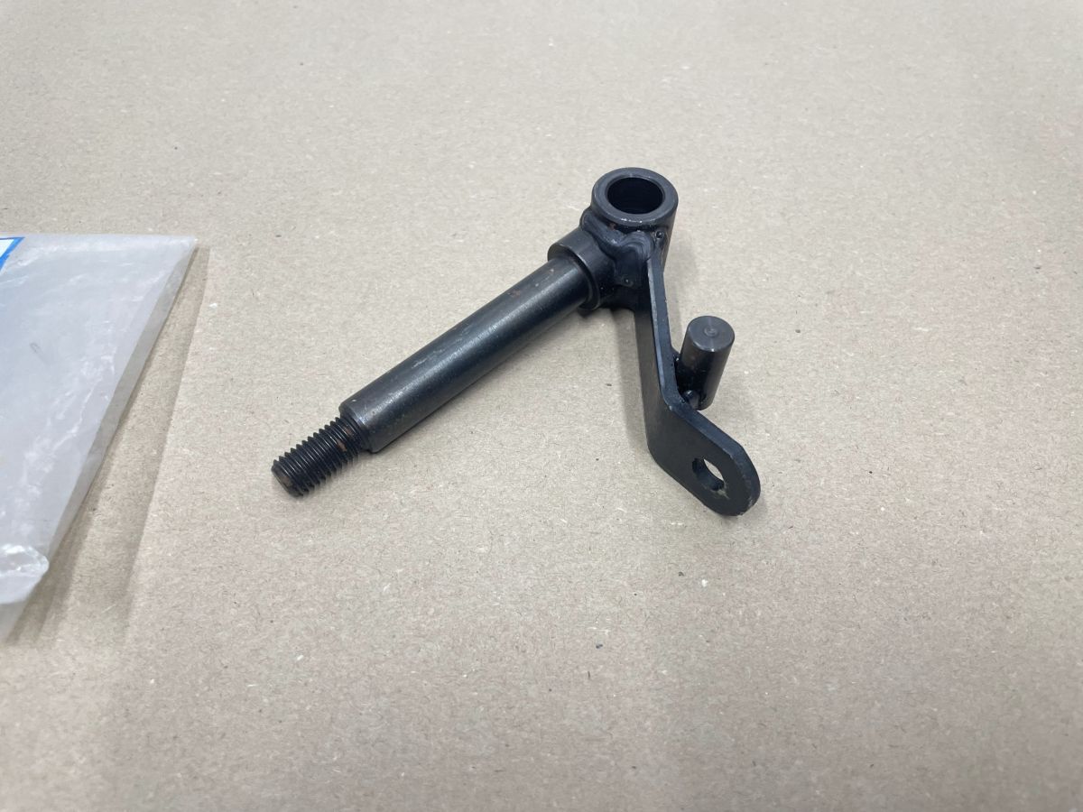 LEM Condor / Cayman - Achsschenkel rechts fusello steering gear spindle (118-8)