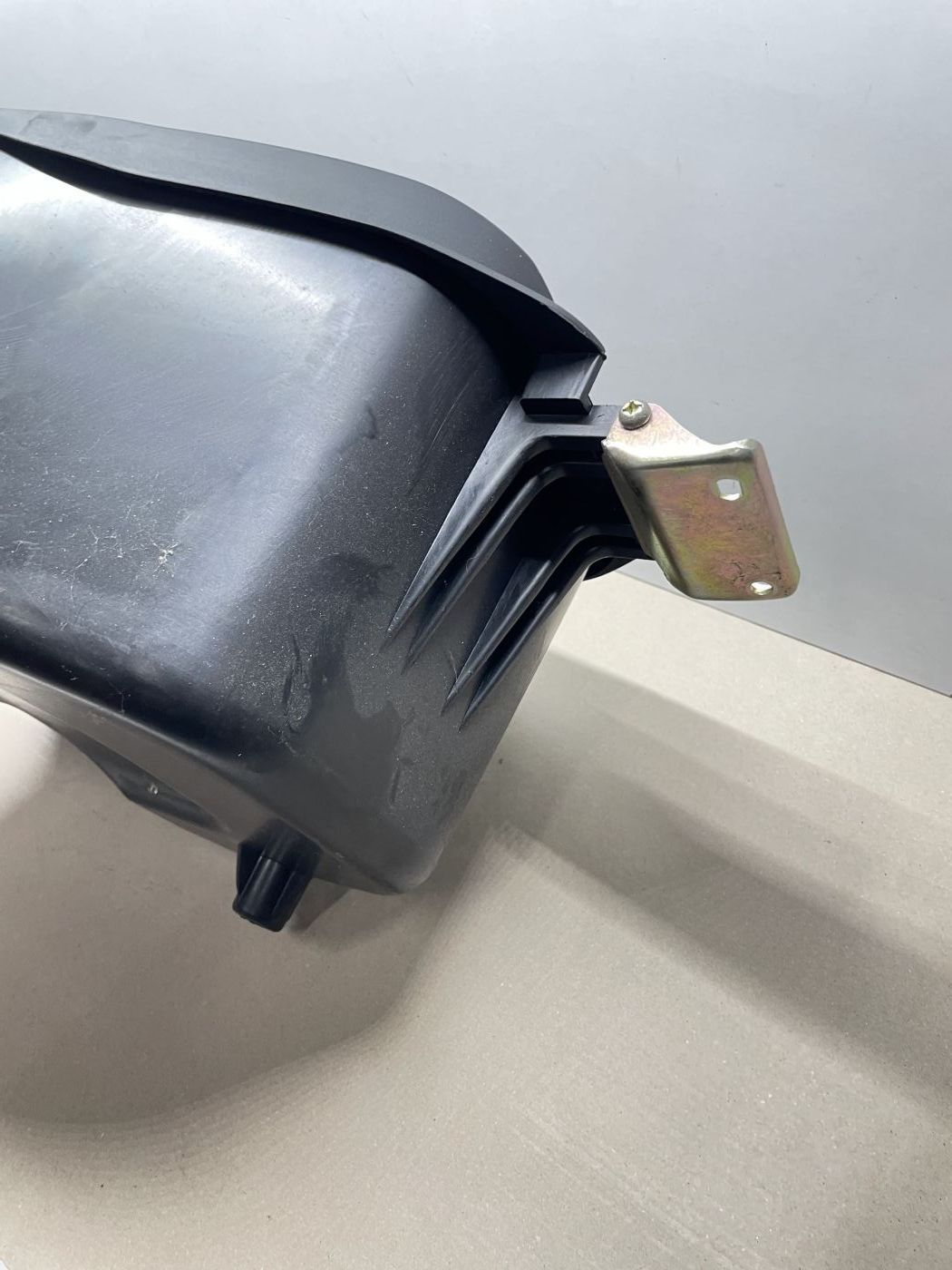 Lifan S-Ray 50  ORIGINAL Helmfach Staufach Verkleidung  (102-12)