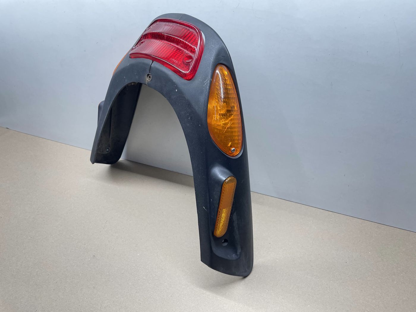 Piaggio NRG MC3  - Rücklicht Blinker Verkleidung hinten Heck Abdeckung  (111)