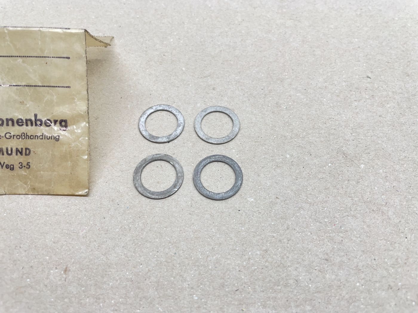 Sachs 50/2 50/3 Motor 4x Ausgleichsscheibe 18,5 x 13 x 0,8 NOS Passscheibe (39-70R)