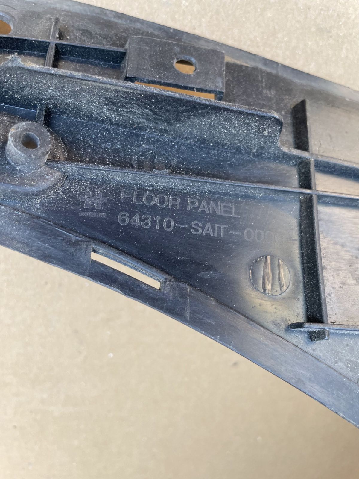 Daelim Otello SG 125 - Trittbrett Fußablage Innenraum Abdeckung fairing (102-V-RO)