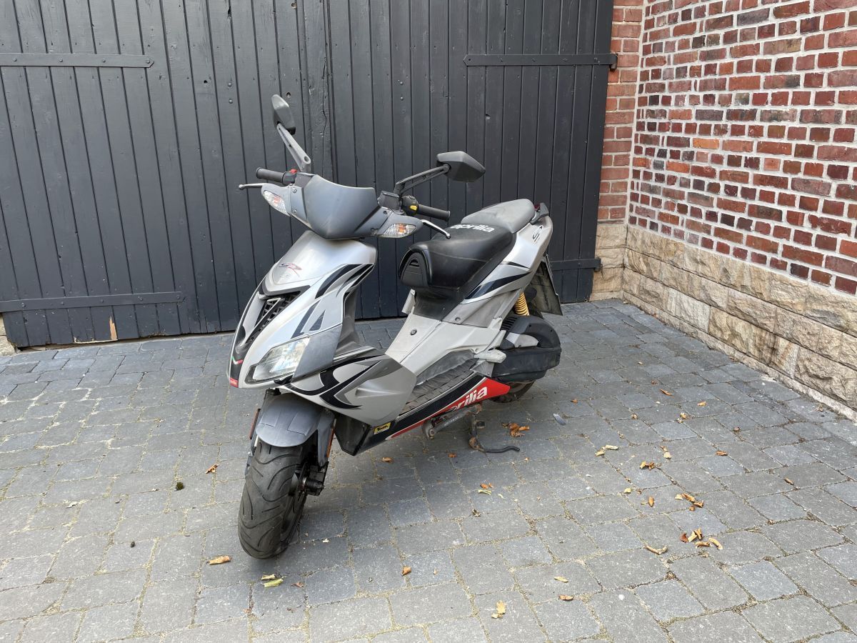 Aprilia SR50 R Factory - Lenkerverkleidung vorne Abdeckung fairing (61)