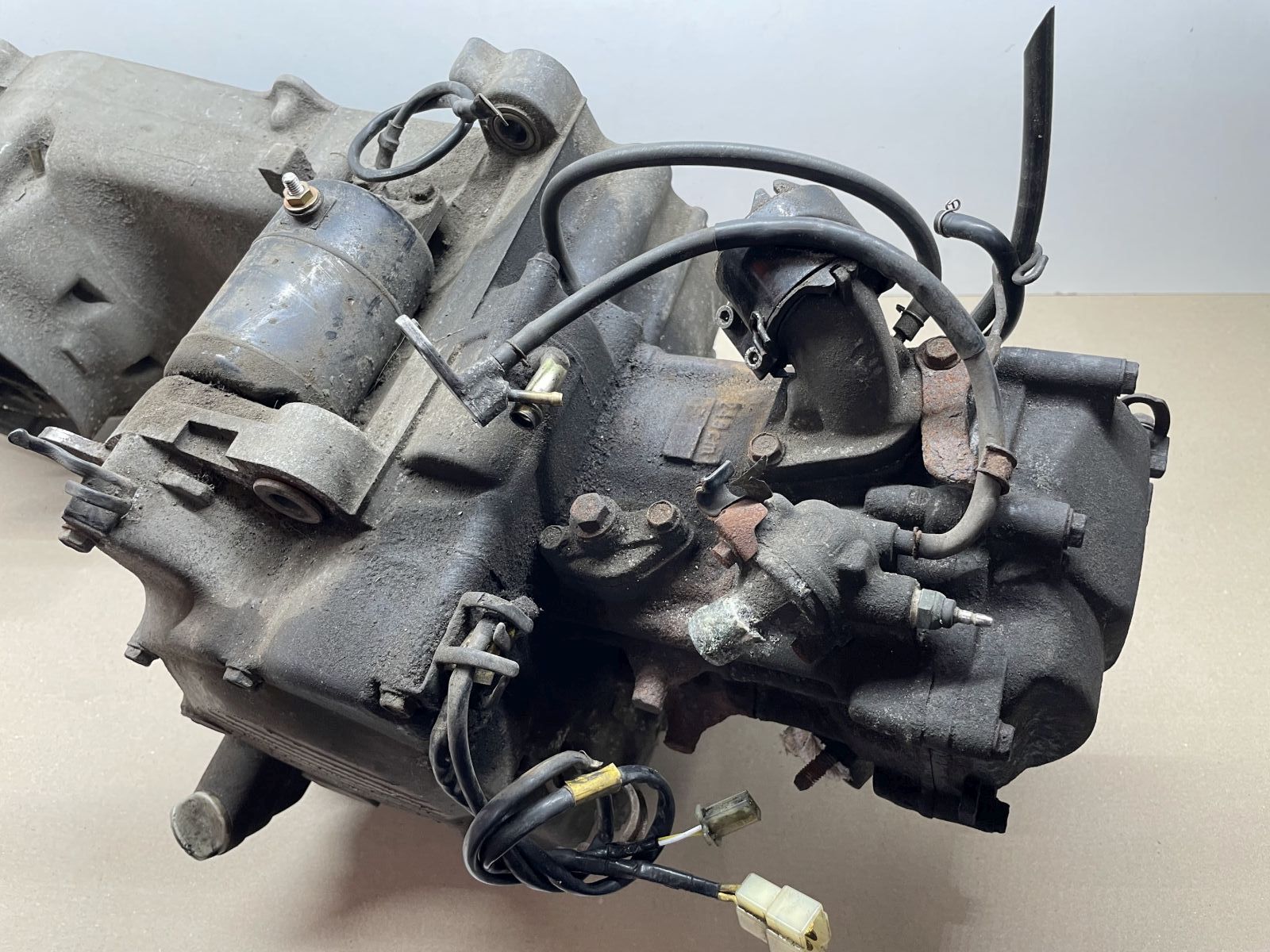 Piaggio X9 250 - Motorblock Kurbelwelle Getriebe Zylinder Anlasser engine (75)