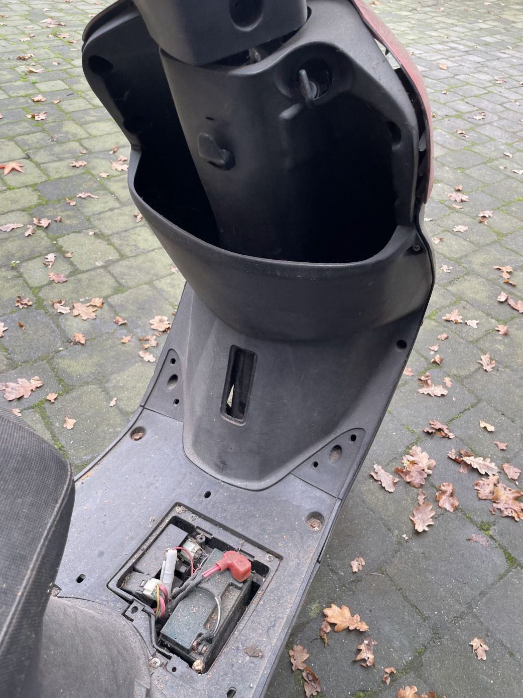 Rex RS 450 - Beinschild Verkleidung Innenraum Abdeckung (102-15)