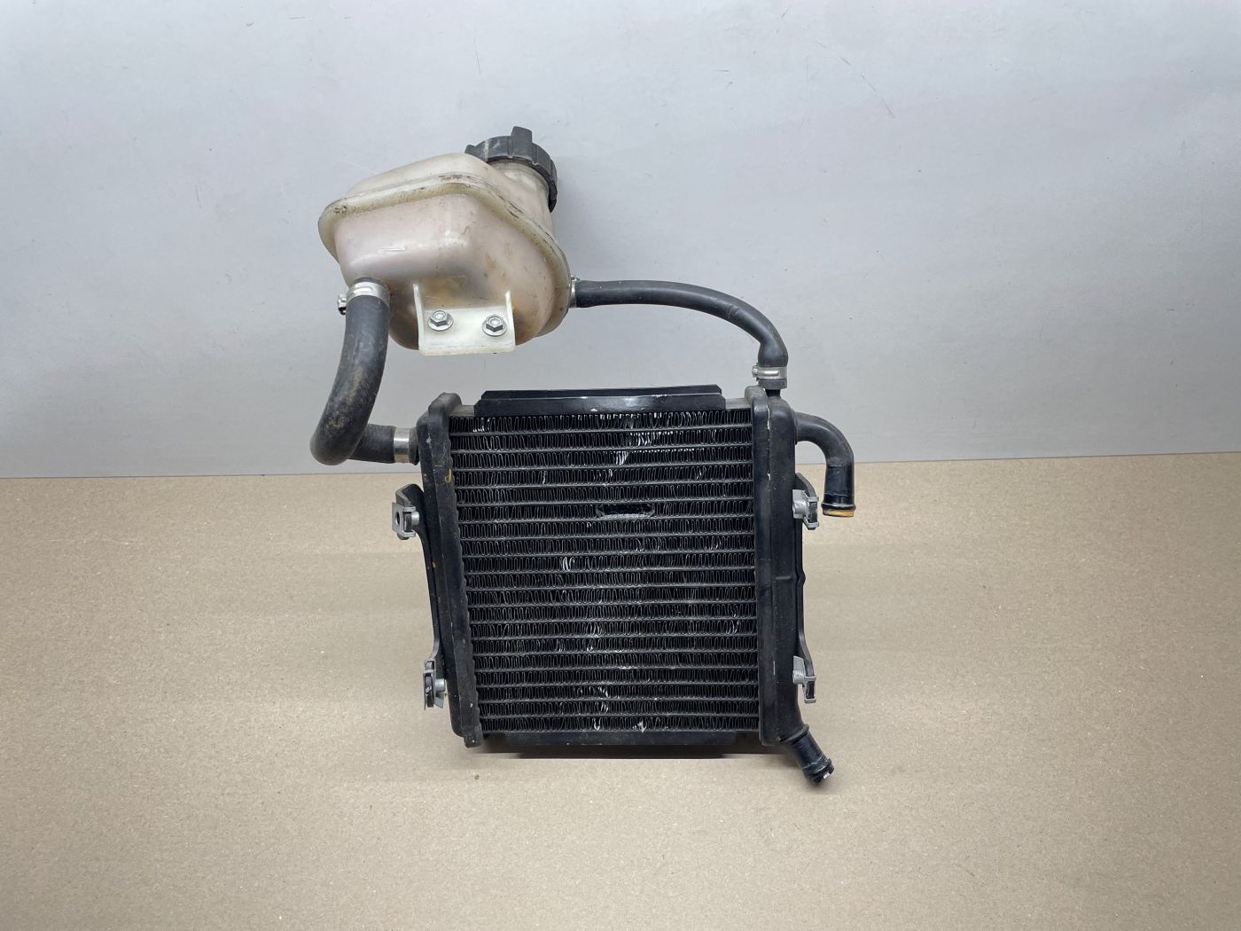 Aprilia SR50 Ditech - Kühler Wassertank Wassetankdeckel  (109-6)