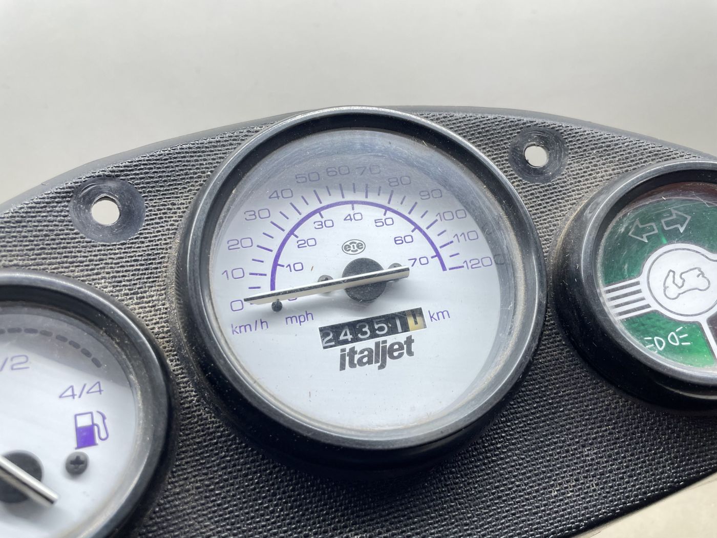 Italjet Formula 50 - Tacho Benzinstandanzeige Blinker Licht Öl Tachowelle (102-13)