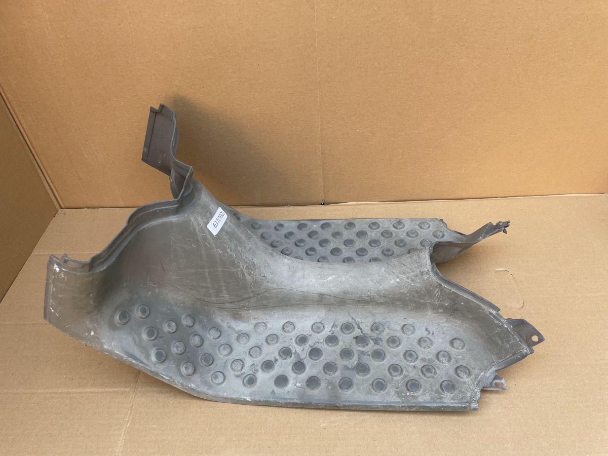 Derbi Vamos - Trittbrett Fußablage Verkleidung Abdeckung fairing (102-V-RO)