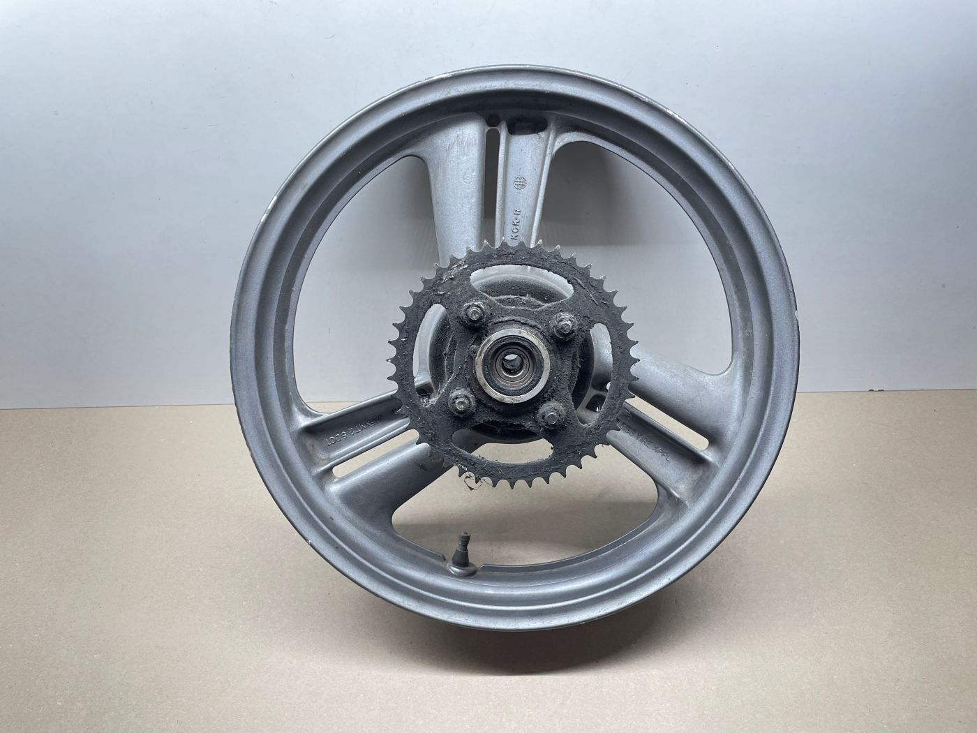 Daelim VS125  - Hinterrad J16xMT 2.5 Reifen Felge hinten wheel (118)