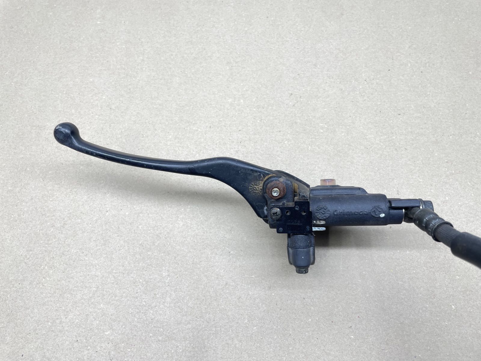 Honda X8R  - Bremse vorne Bremshebel Bremspumpe Bremszange front brake 119)