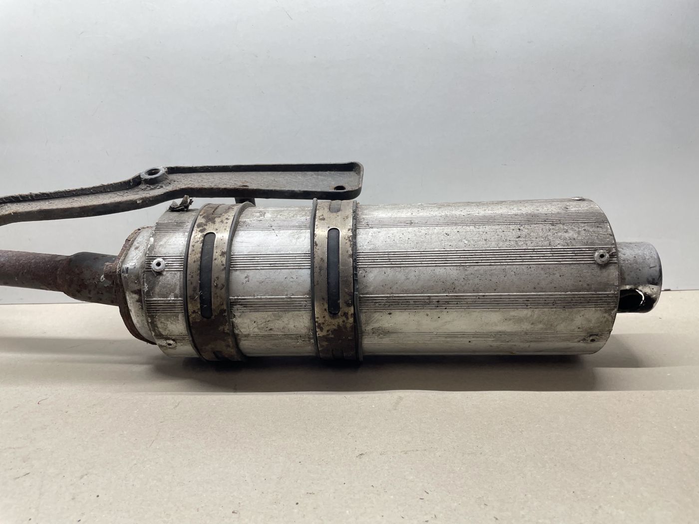 Ering / Baotian BT49QT-7 original Auspuff exhaust (102-14)
