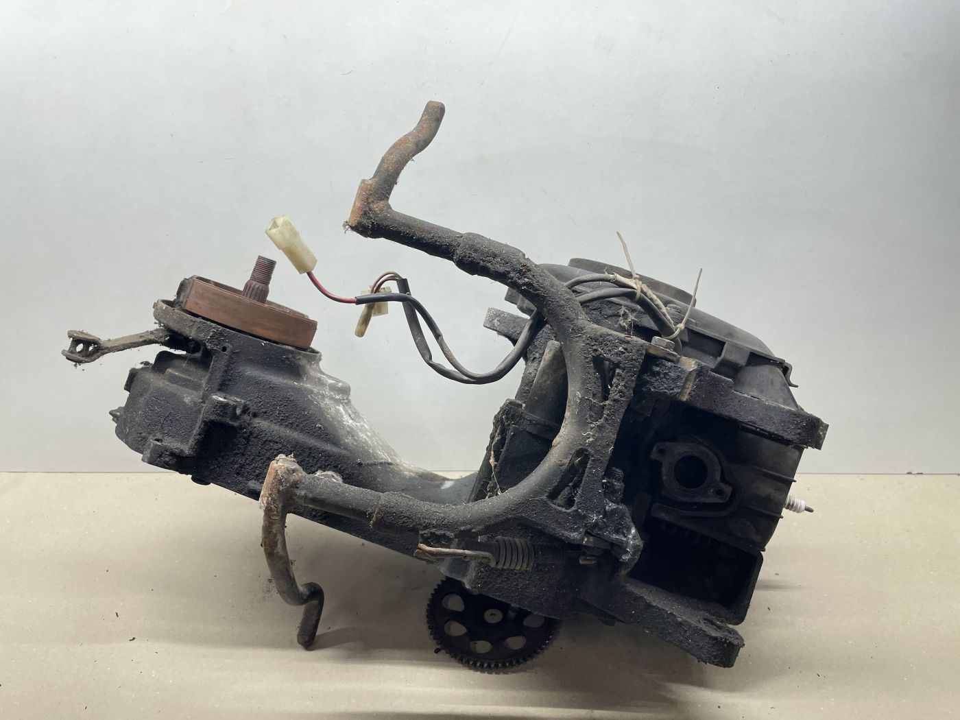 Derbi Vamos 50 - Motorblock Zylinder Getriebe Kurbelwelle engine (102-16)