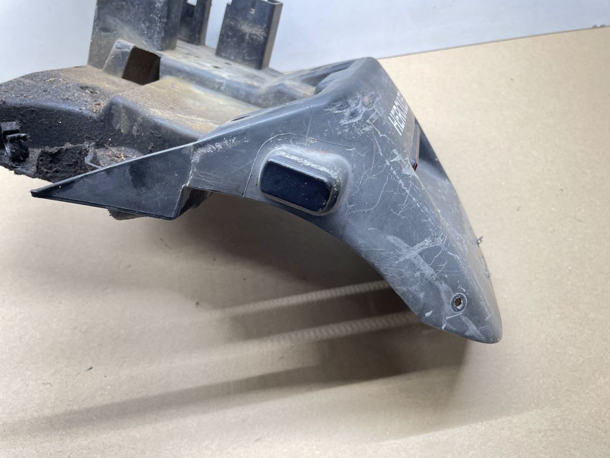 Hercules Splinter / Peugeot Speedake - Spritzschutz hi. Kennzeichenhalter (81)